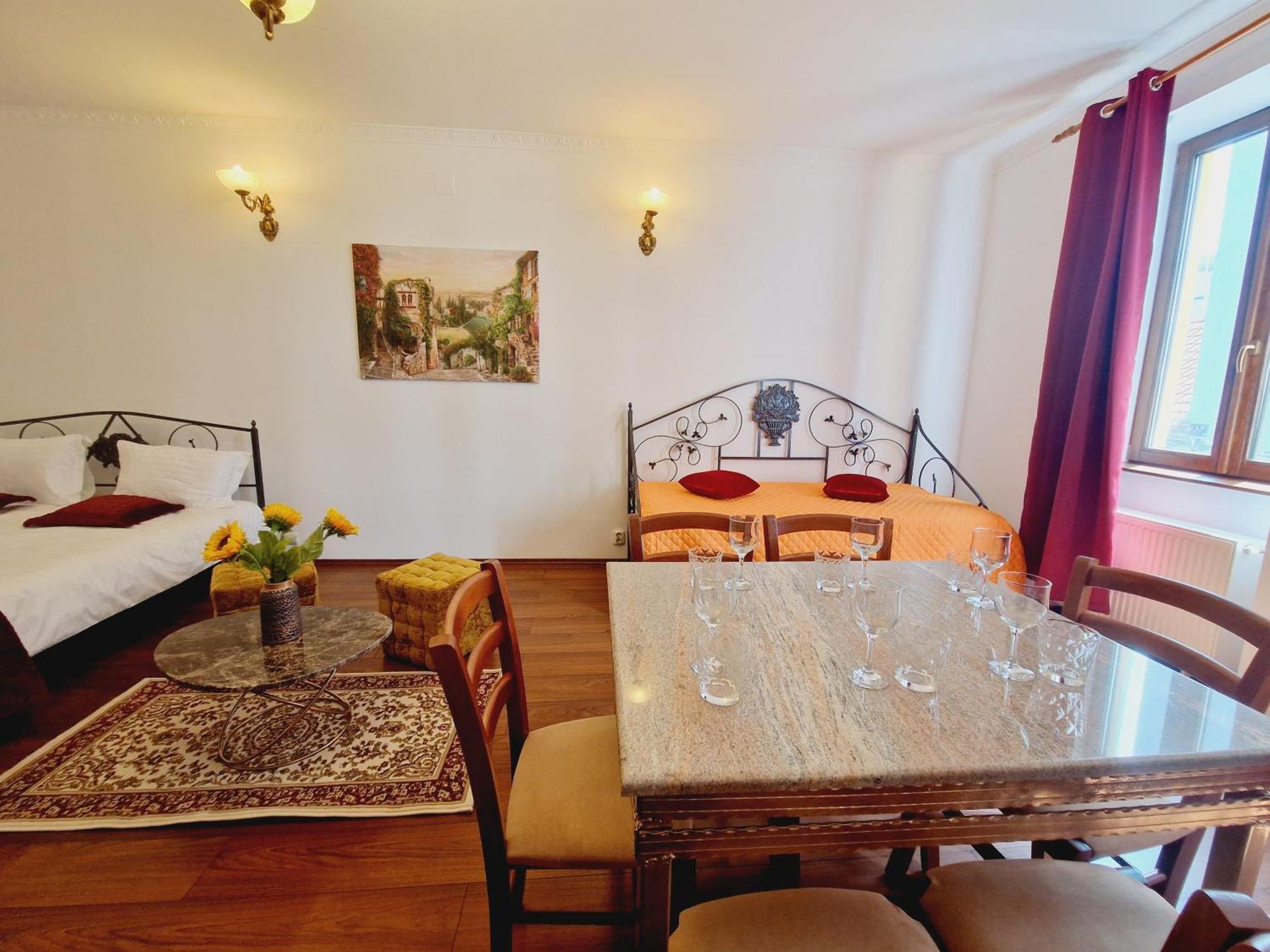 فيلا 5* Royal House Near Unirii Square كلوج-نابوكا المظهر الخارجي الصورة